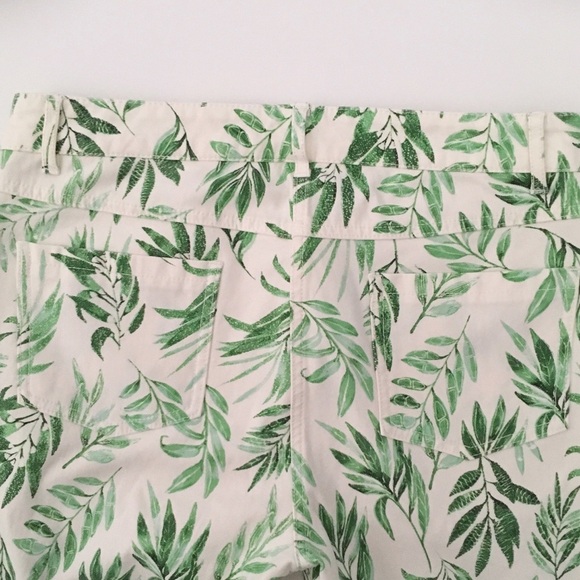 J. McLaughlin Lexi Beaumont Leaf Print Jeans - Picture 5 of 8